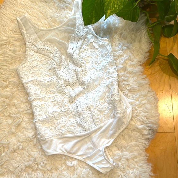 Lulus Tops - LULUS white lace crochet bodysuit high neck v low cut back size small s